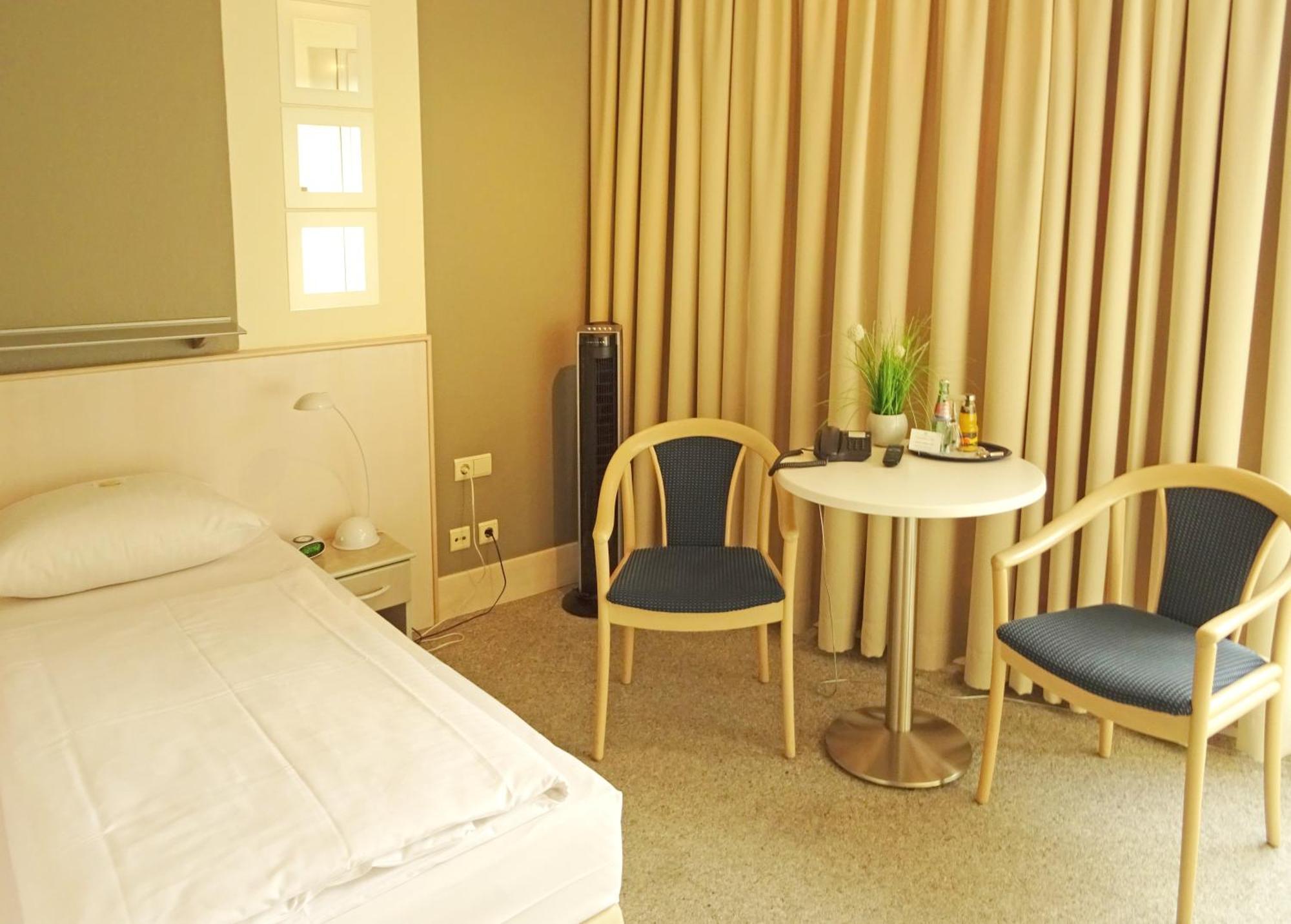 Hotel St.-Michaels-Heim Berlin Oda fotoğraf